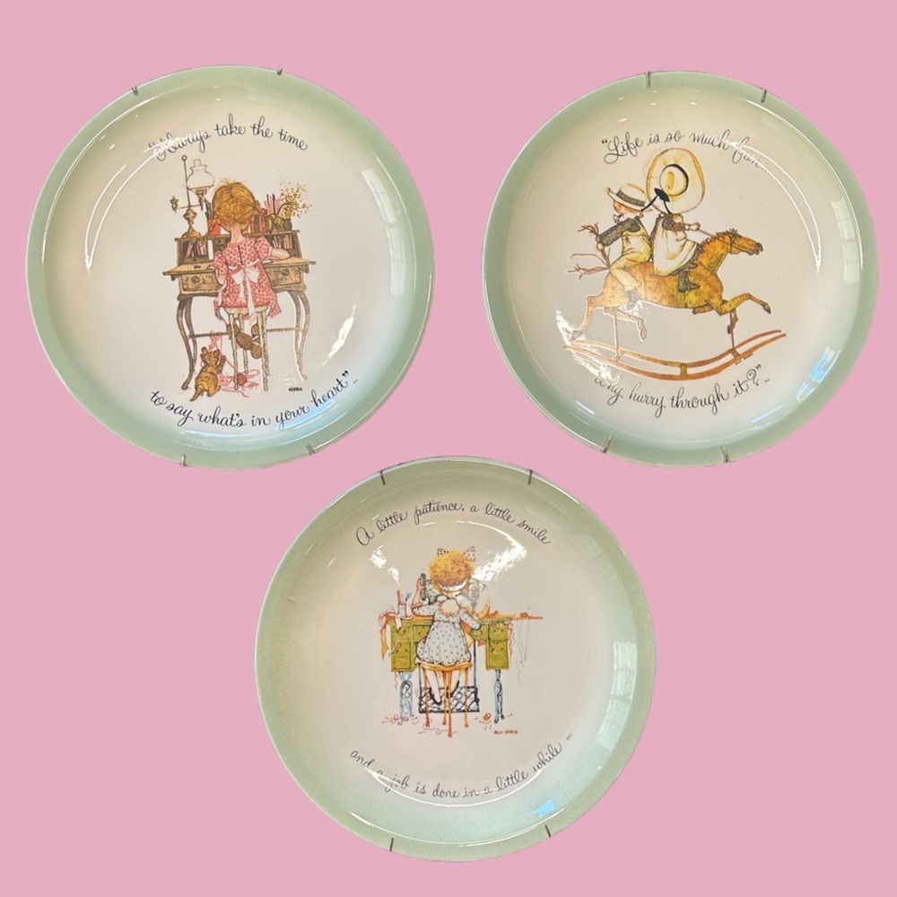 VTG 1972 Holly Hobbie cottagecore whimsical decorative hanging plates set of 3